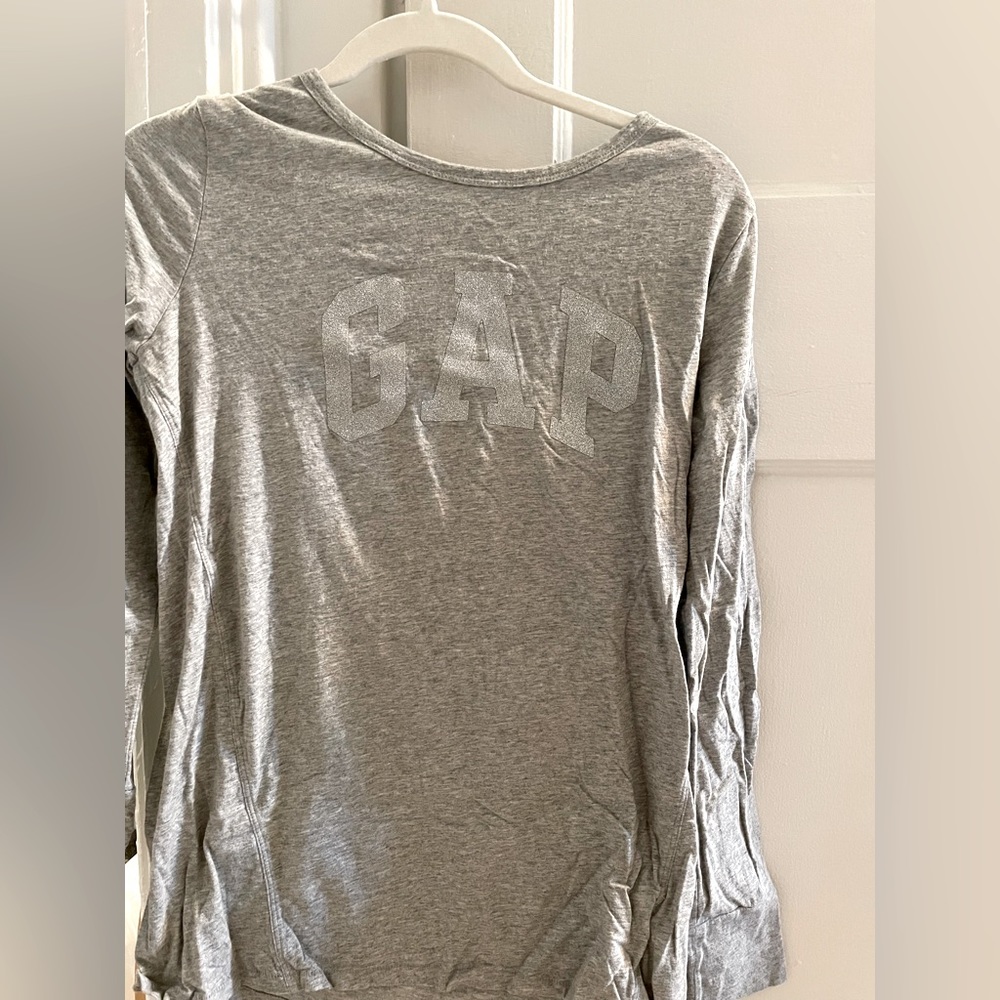 GAP long sleeve T